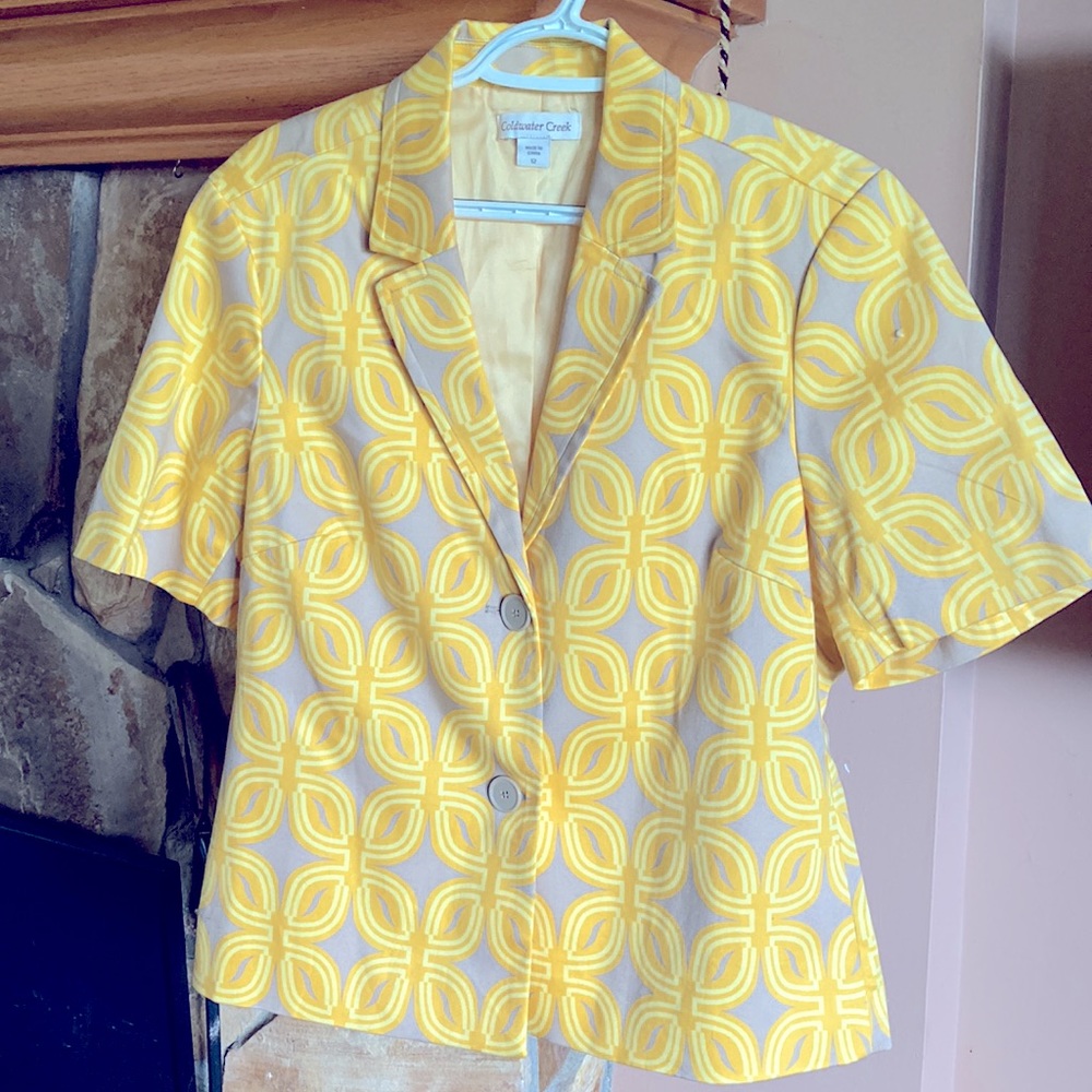 Coldwater Creek 2 button short sleeve lined jacket size 12. Yellow Grey